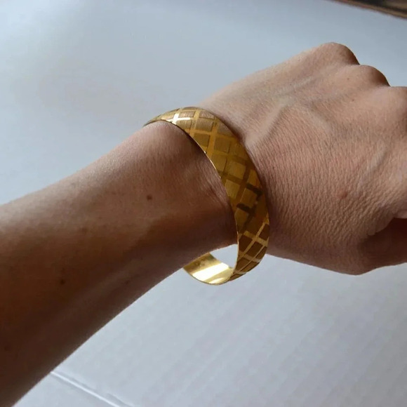 5/$25 Vtg Goldtone Bangle - Picture 3 of 5
